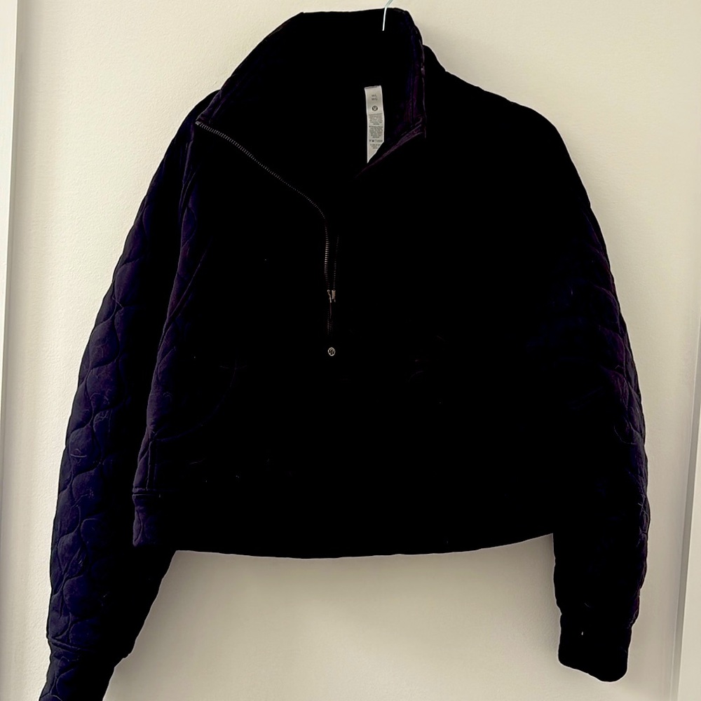 Lululemon sweatshirt